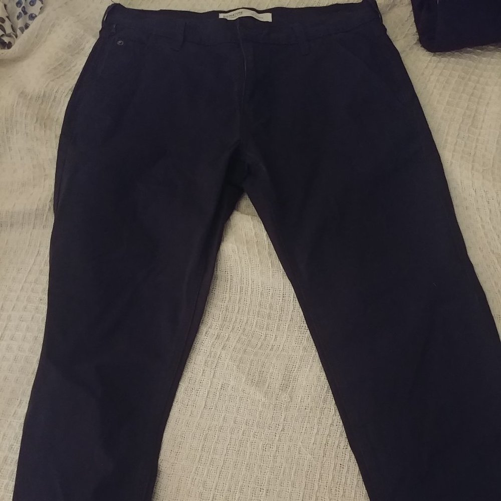 LIKE NEW Signature by Levi Strauss Navy Straight-leg S67 Athletic Khakis, 34x32